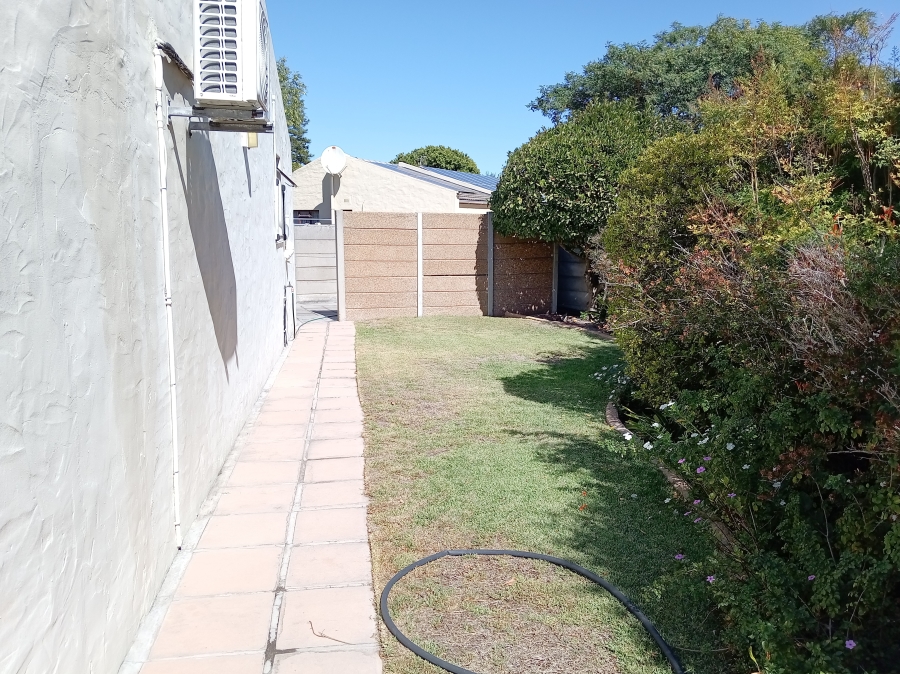 4 Bedroom Property for Sale in Edgemead Western Cape